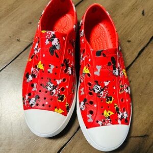Native Red and White Character Print Slip-On Shoes